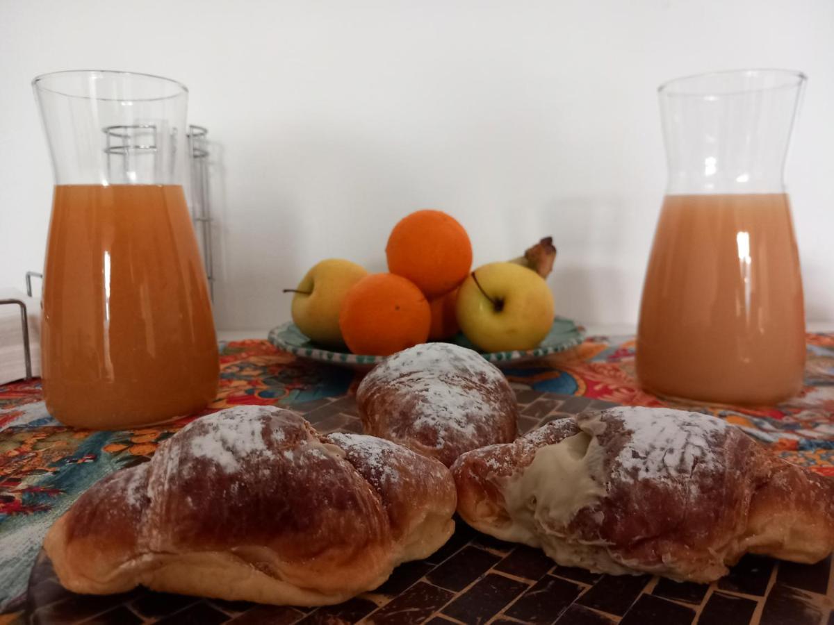 カターニア La Valigia Sul Letto Bed & Breakfast エクステリア 写真