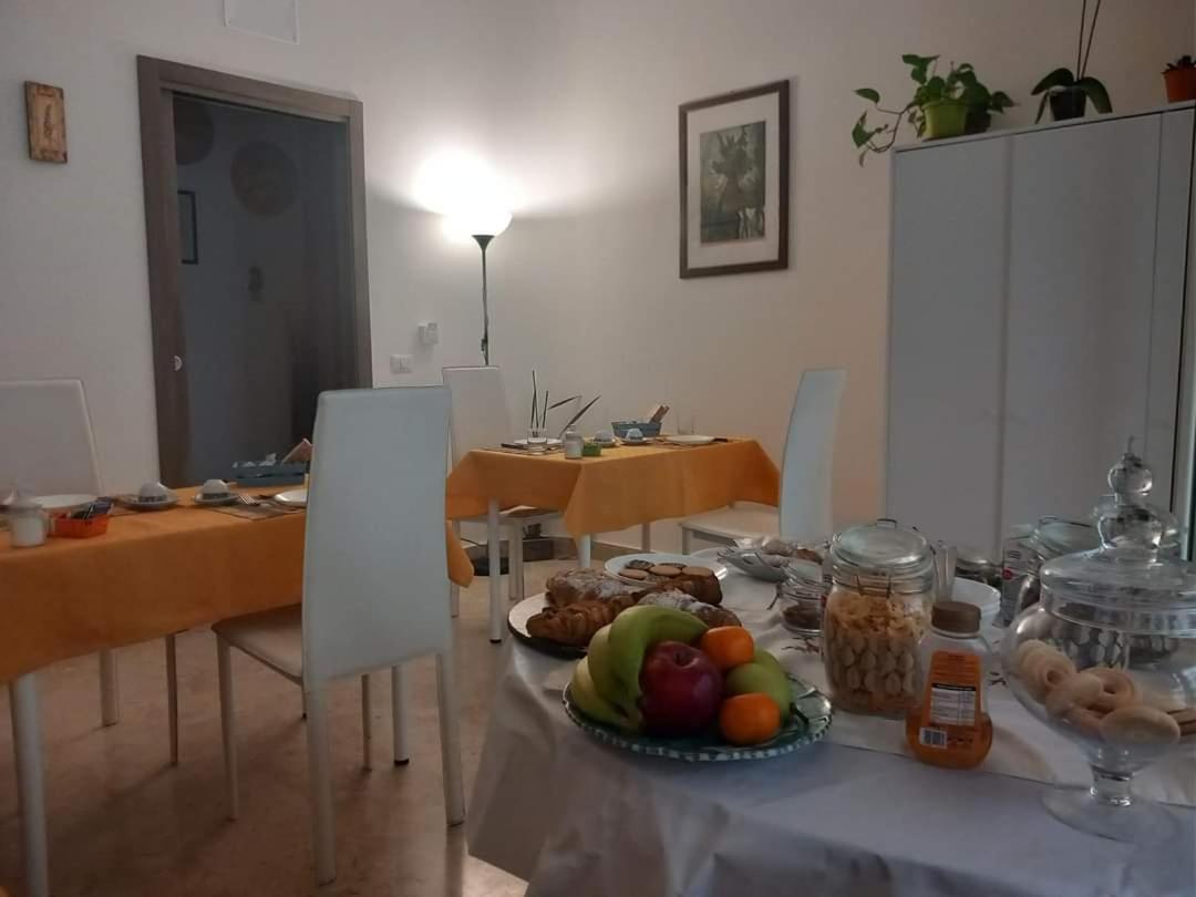カターニア La Valigia Sul Letto Bed & Breakfast エクステリア 写真